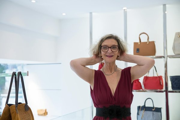 Conquering Winter Hair Static in the UK: Your Ultimate Guide to Taming Frizz and Keeping Your Locks Sleek